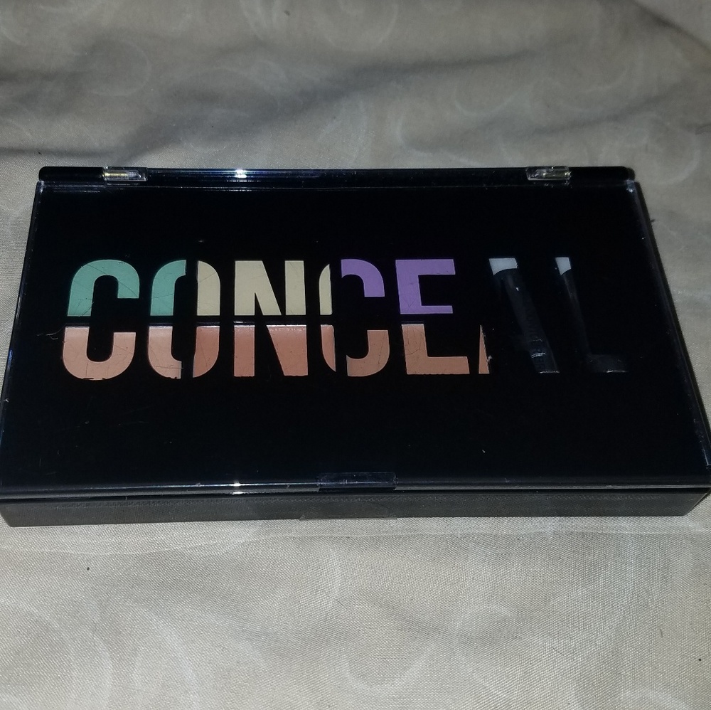 *NIB* PROFUSION CREAM CONCEALER
